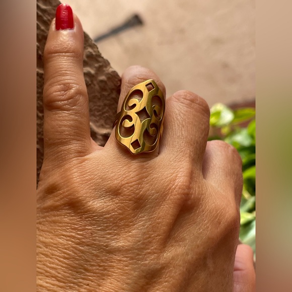 NWT Women's Ring in Gold Stainless Steel, láser Cut Pattern Celtic Style Size 7 - Picture 16 of 17